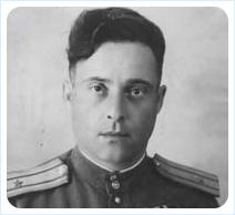 Мужчина с погонами