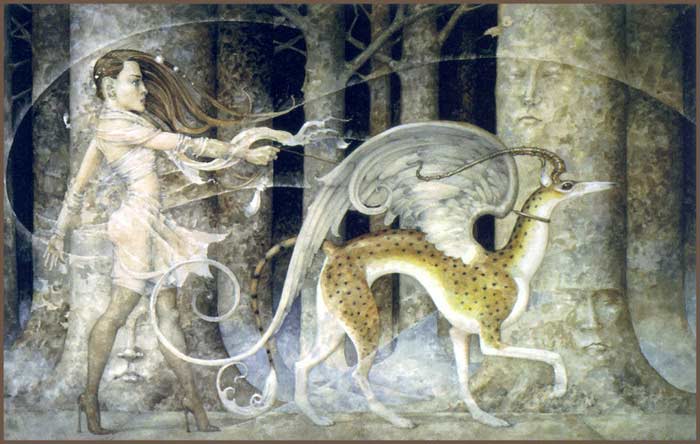 Девушка ведёт на поводке диковинного зверя с крыльями и рогами в таинственном лесу призраков 